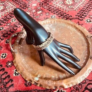 Vintage fern leaf stretch bracelet | brass toned